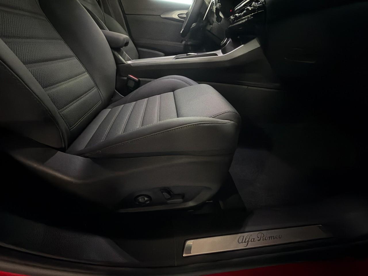 alfa romeo tonale 1.5 vgt hybrid veloce — photo 4