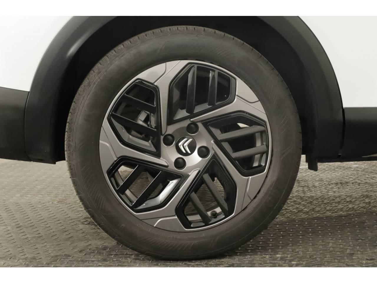 citroën c4 1.2 puretech 130 s&s eat8 plus — photo 5