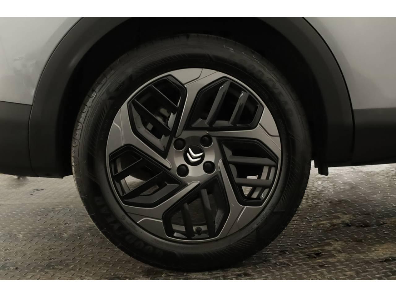 citroën c4 1.2 puretech 130 s&s eat8 plus — photo 5