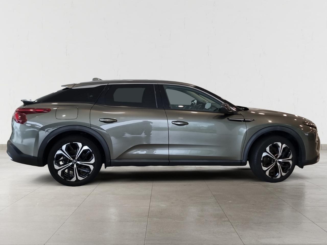 citroën c5 x 1.6 hybrid shine e-eat8 — photo 5