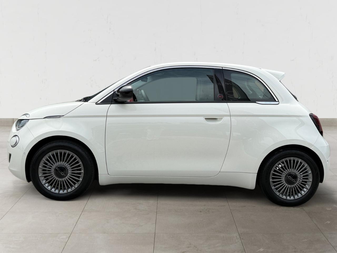 fiat 500 e (red) — photo 2