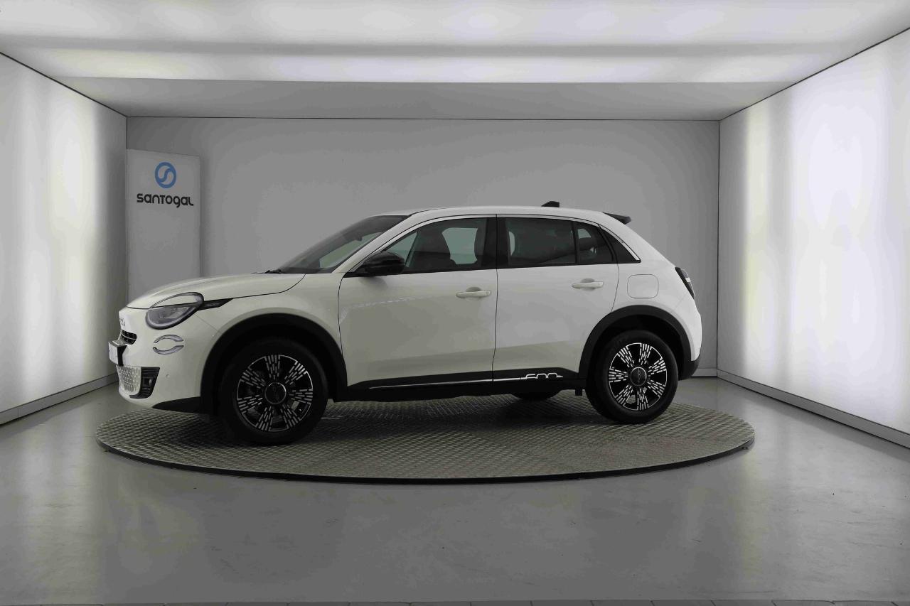 Fiat 600 1.2 HYBRID — photo 2