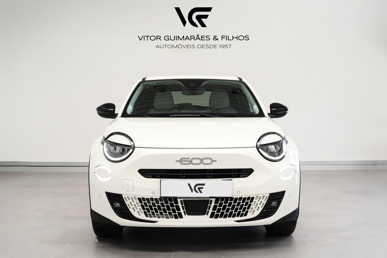 fiat 600 1.2 hybrid la prima — photo 2
