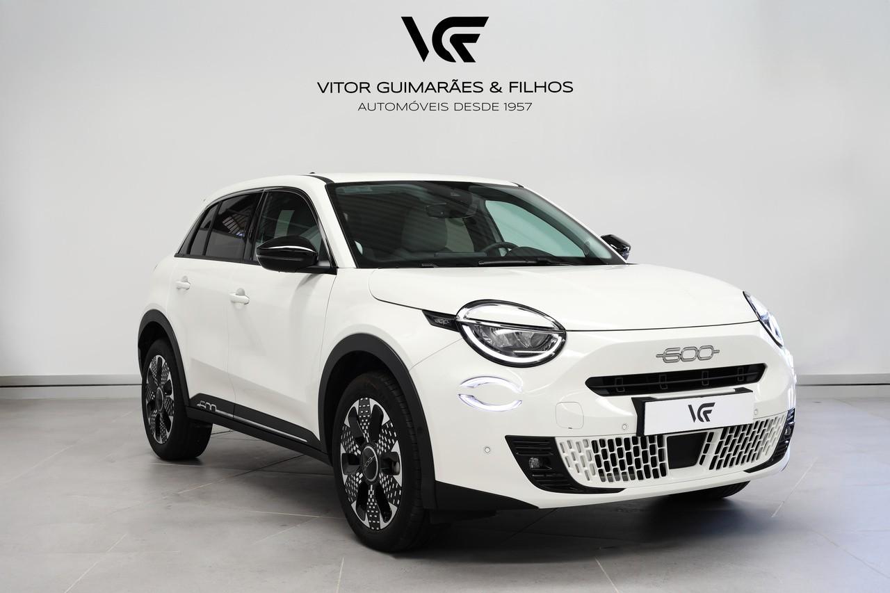 fiat 600 1.2 hybrid la prima — photo 3