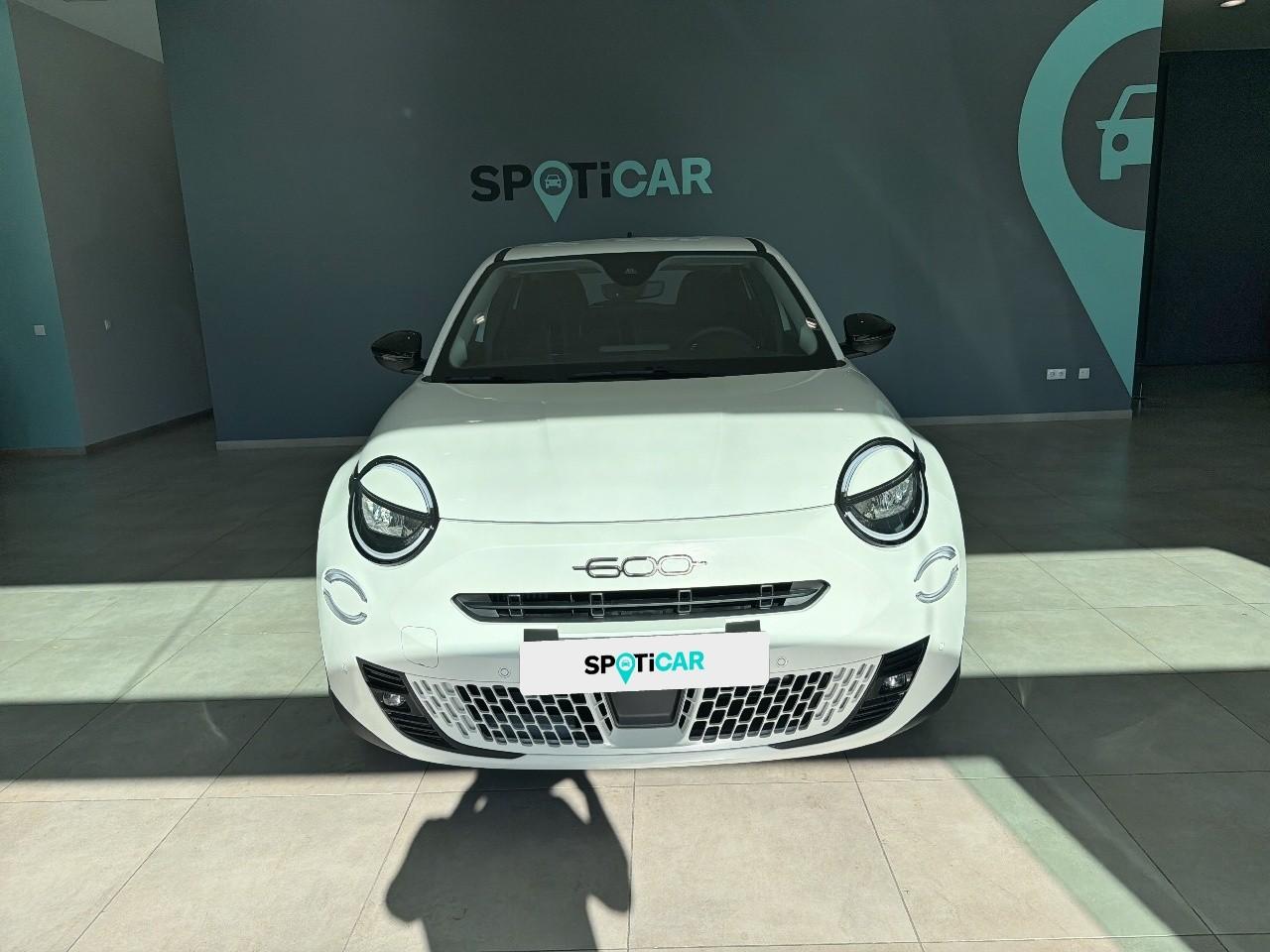 fiat 600 hybrid 1.2 145cv dct - — photo 2