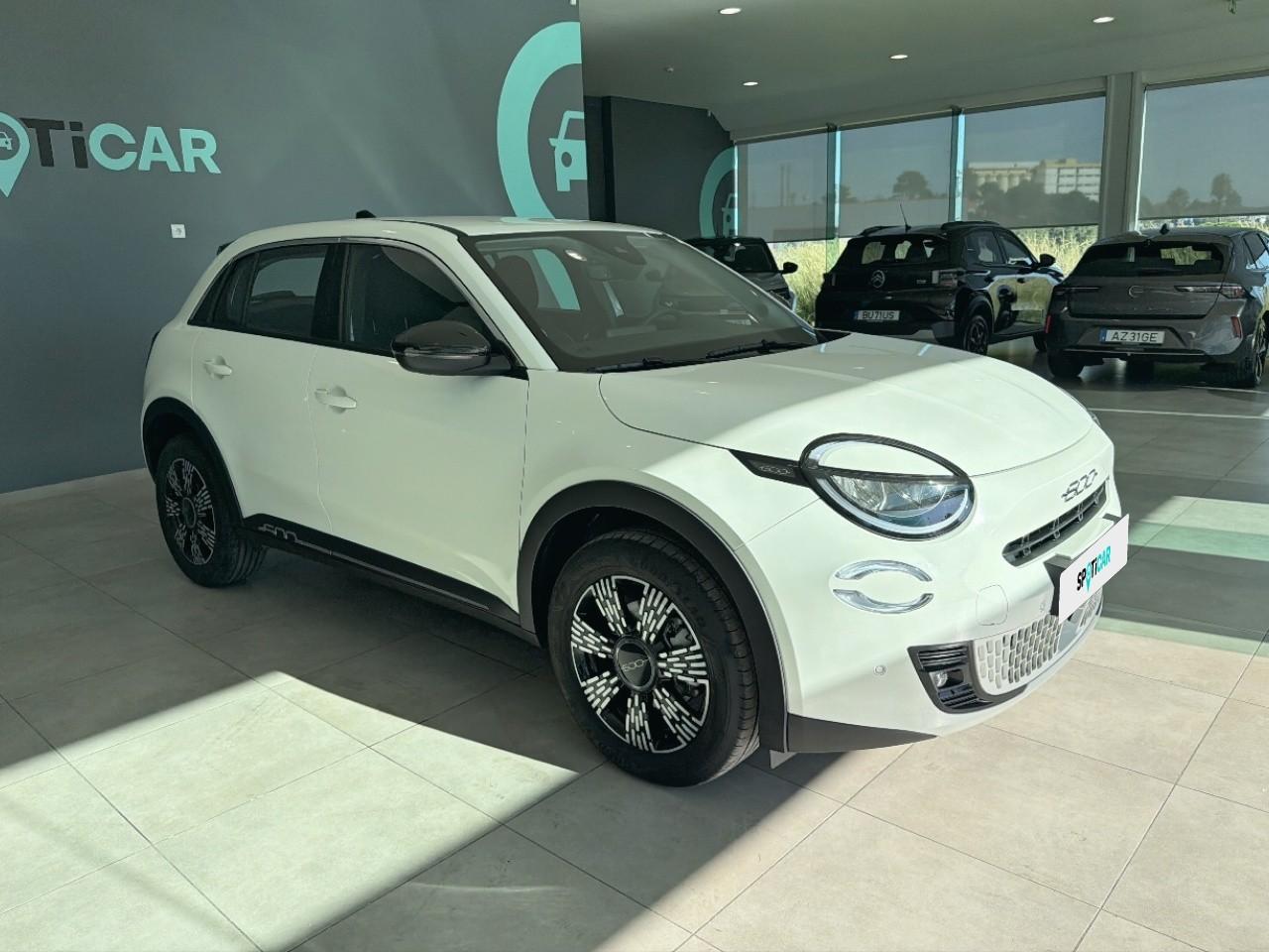 fiat 600 hybrid 1.2 145cv dct - — photo 3