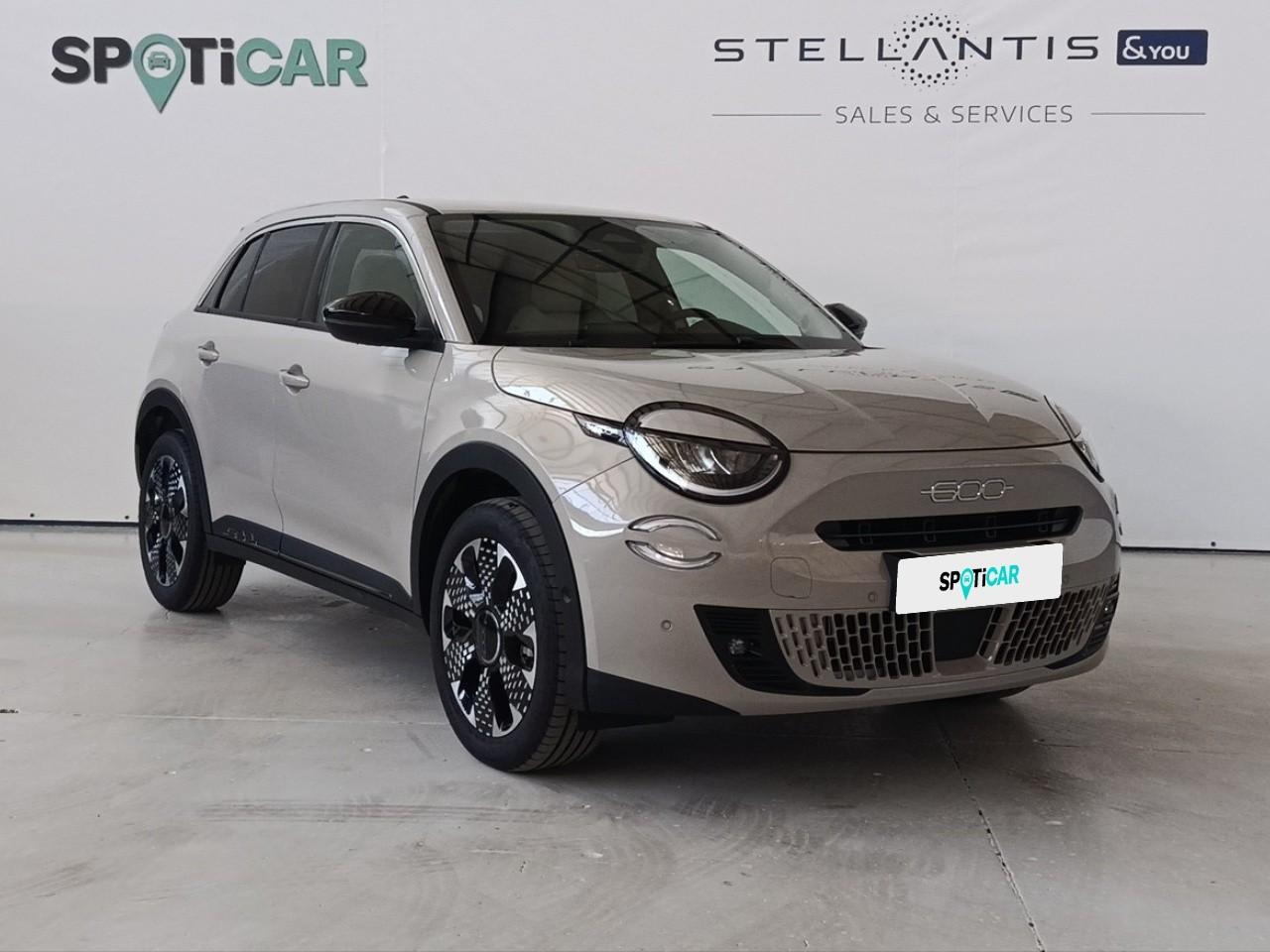fiat 600 hybrid 1.2 145cv la prima — photo 3