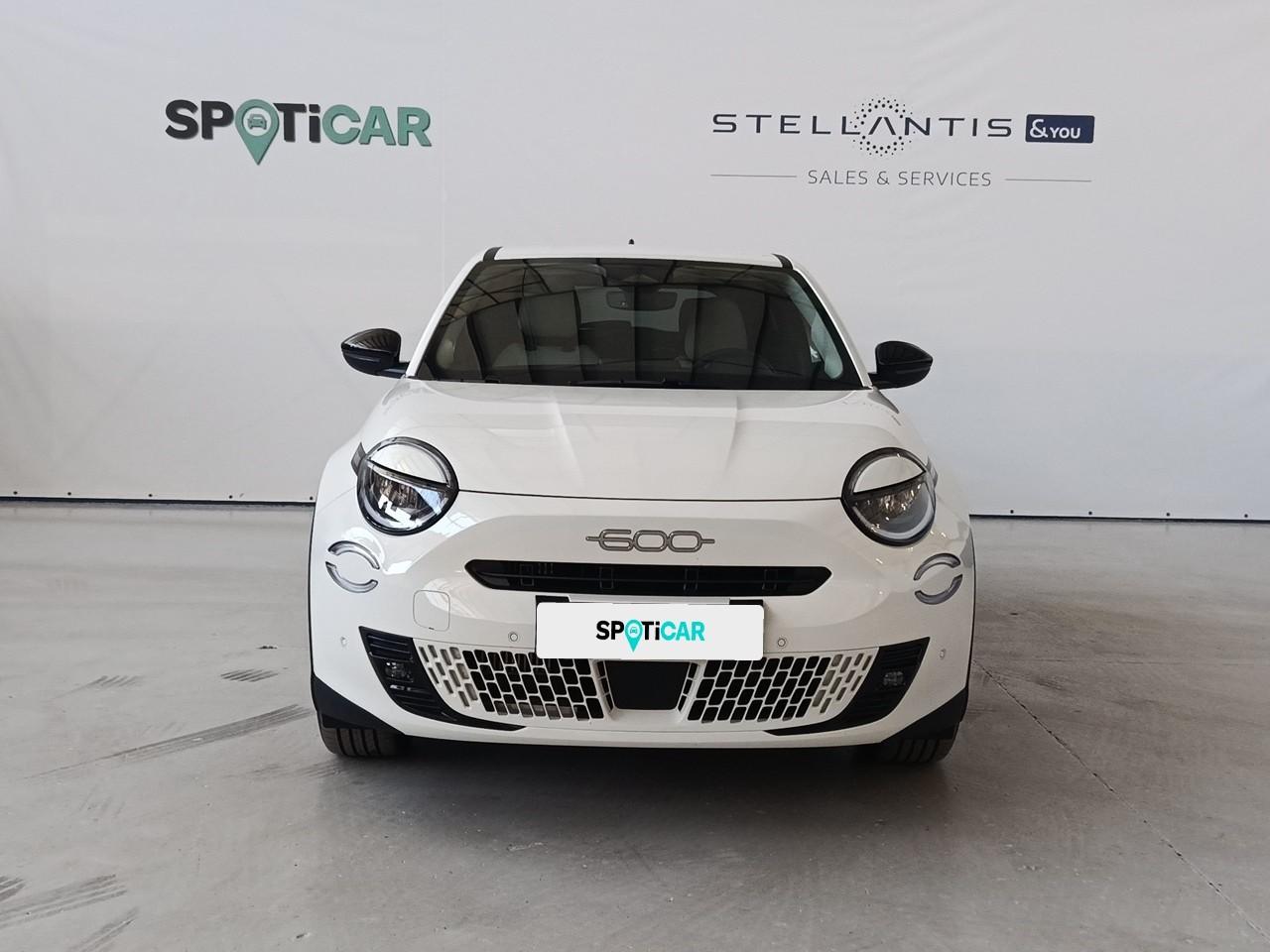 fiat 600 hybrid 1.2 145cv la prima — photo 2