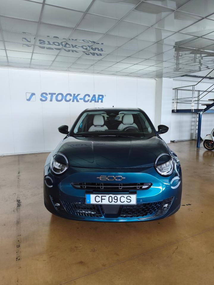 fiat 600 1.2 hybrid la prima — photo 2