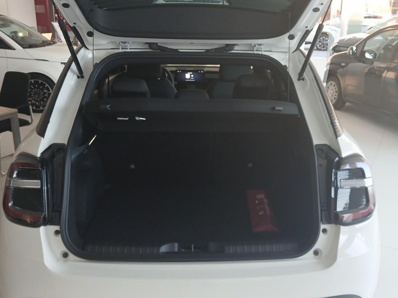 fiat 600 1.2 hybrid la prima — photo 2