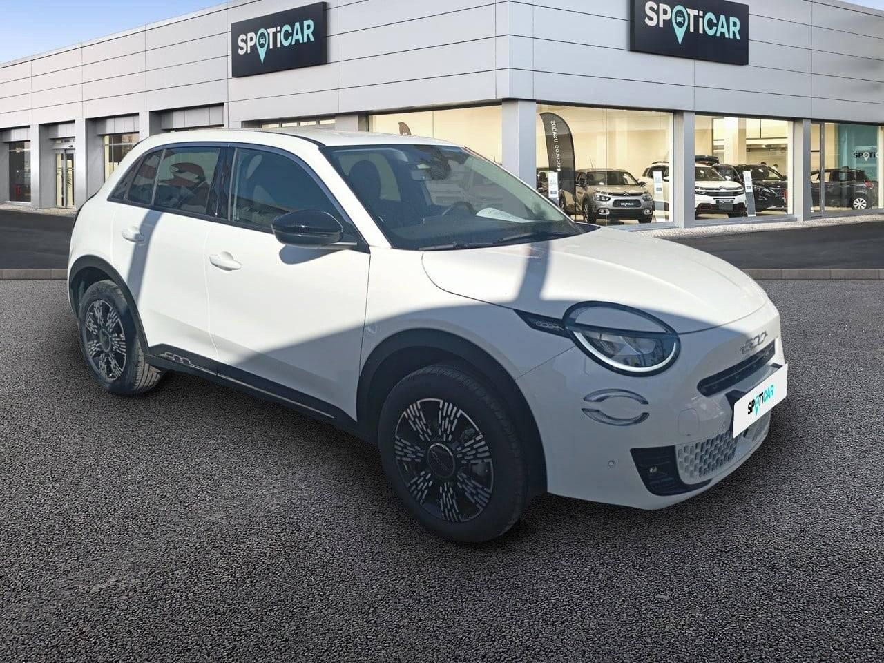 fiat 600 hybrid 1.2 100cv - — photo 3