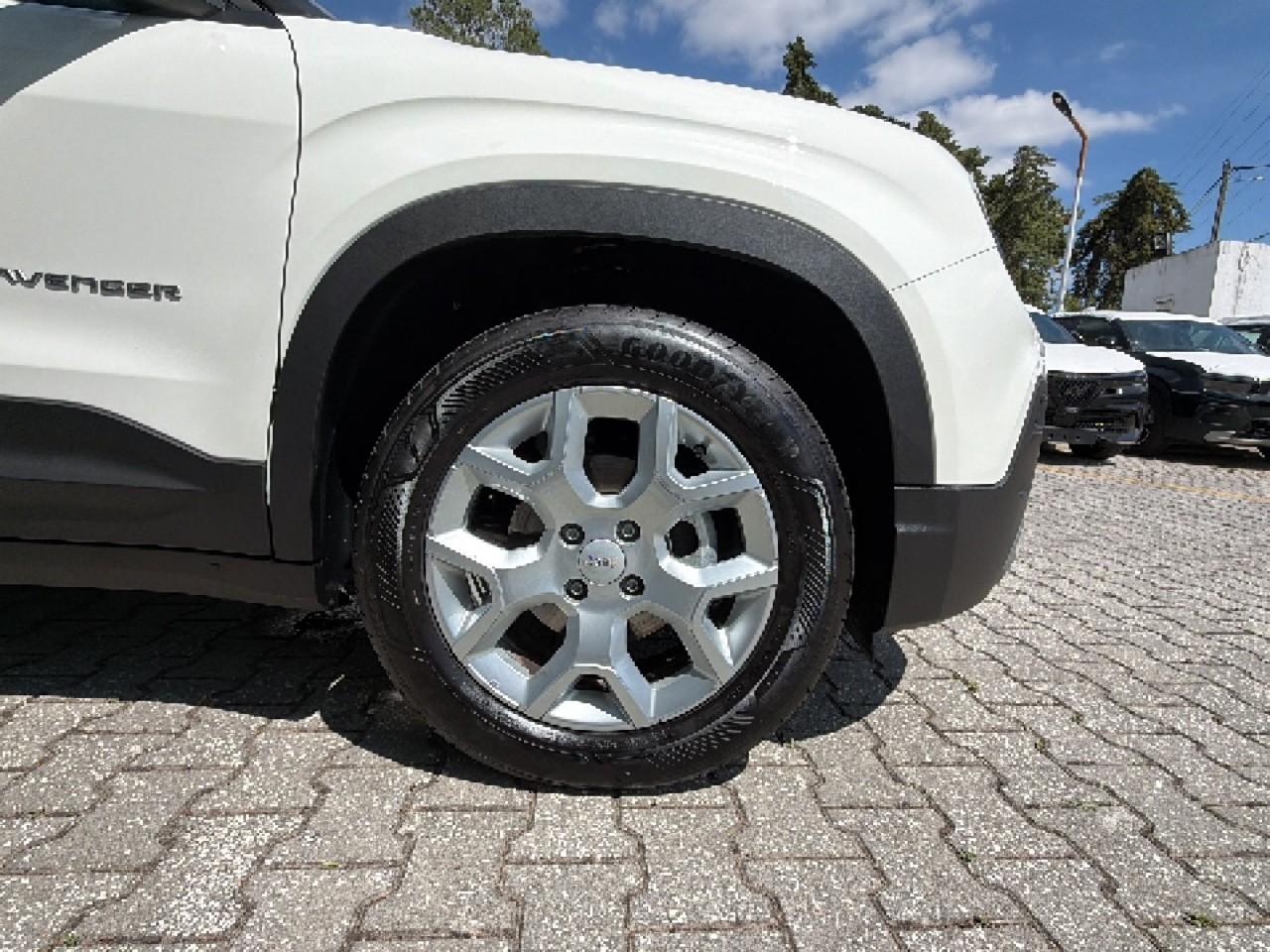 jeep avenger 1.2 tg altitude — photo 2