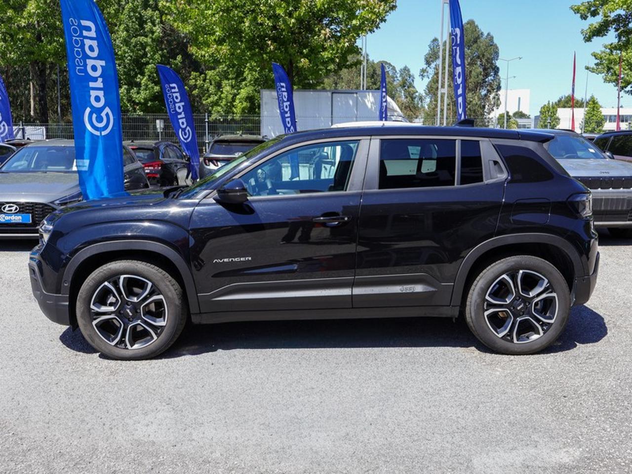 jeep avenger 54 kwh summit — photo 3