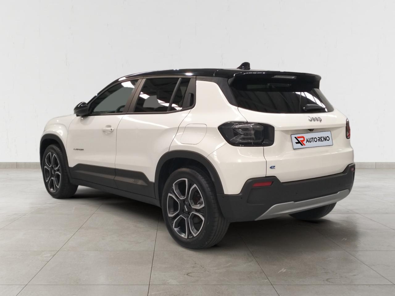 Jeep Avenger 54 KWH SUMMIT — photo 3