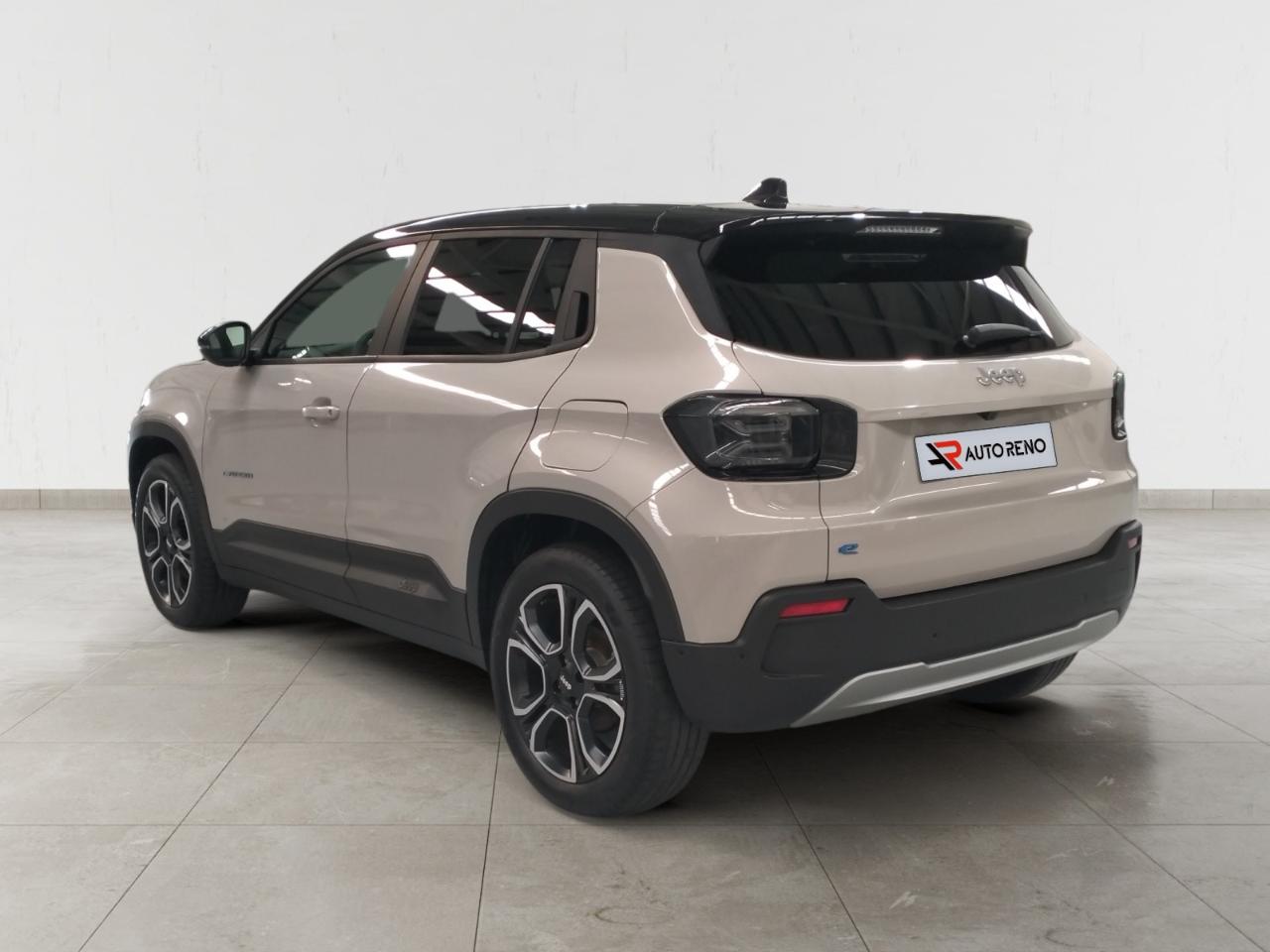 jeep avenger 54 kwh summit — photo 3