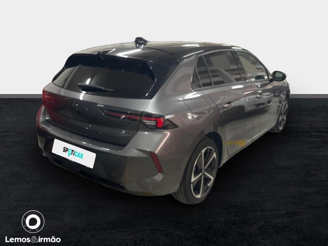 opel astra 1.2 turbo 130cv gs at8 — fotografia 3