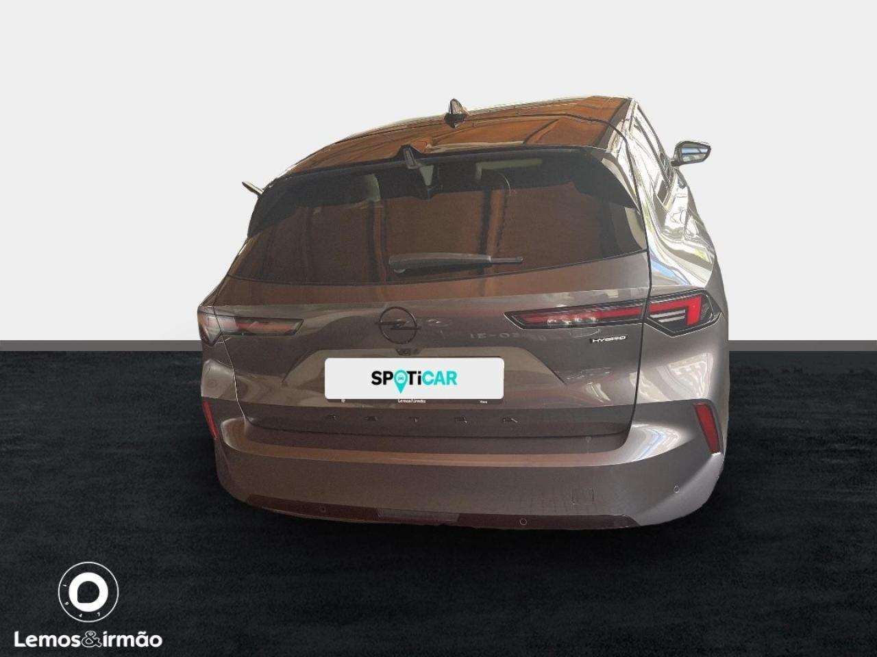 opel astra 1.2t hybrid 136cv gs cadc6 st — photo 3