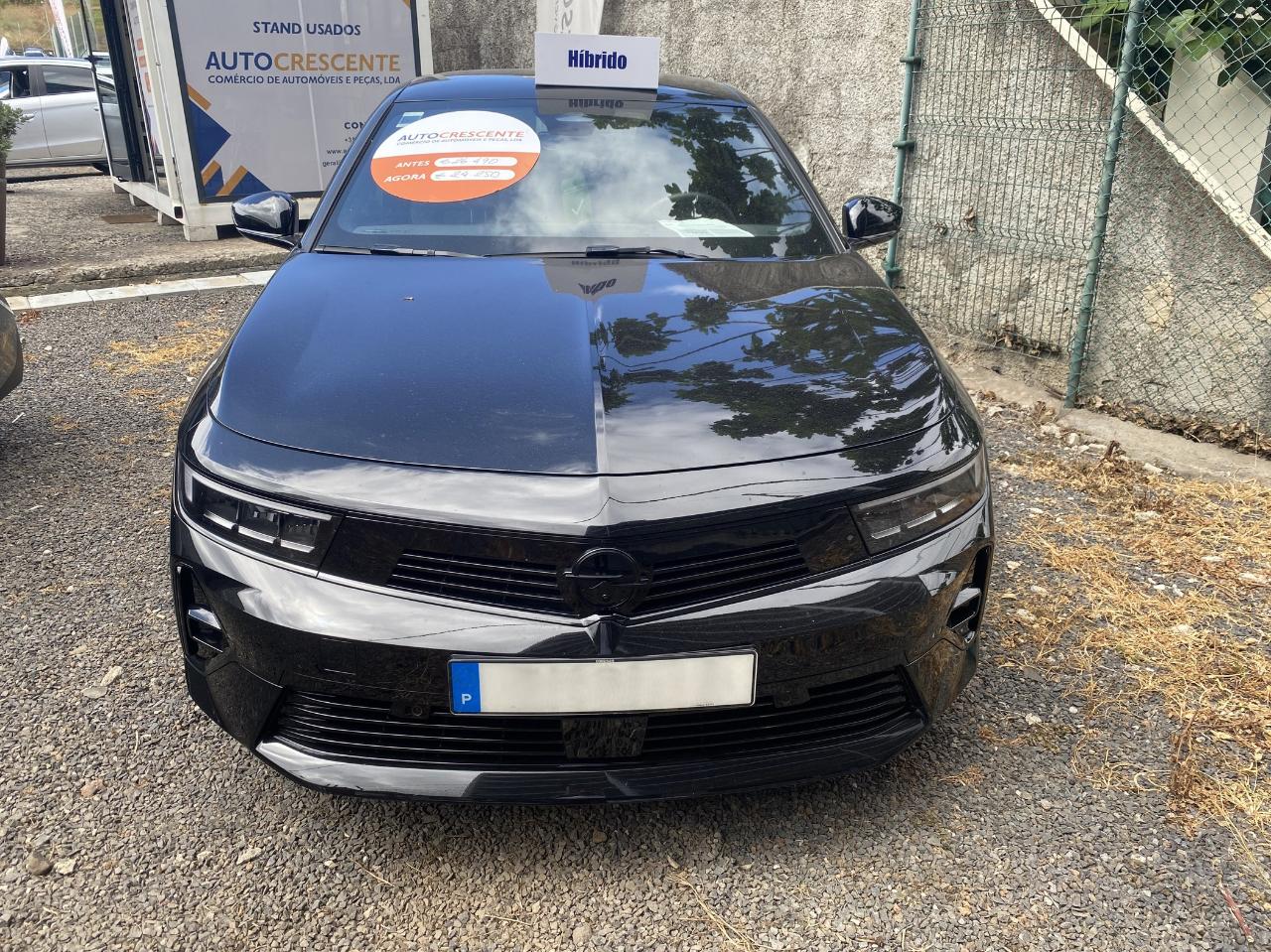 opel astra l sports tourer 1.2 — photo 2