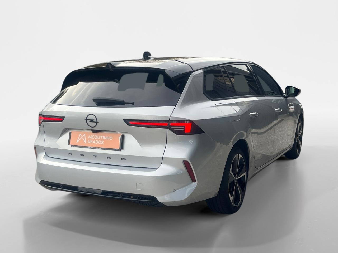 opel astra sports tourer 1.2 t gs — photo 5