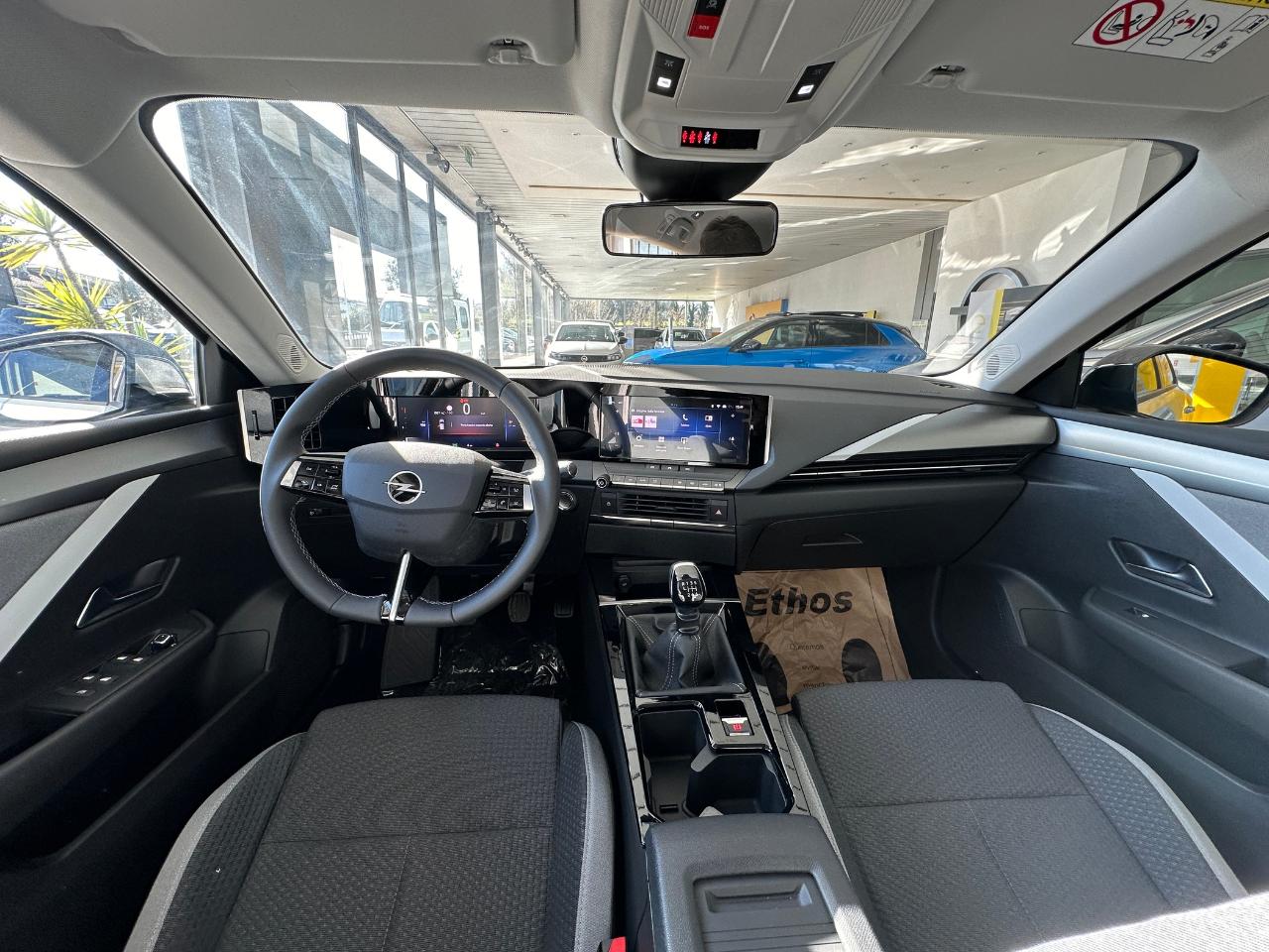 opel astra sports tourer edition 1.2t — photo 5