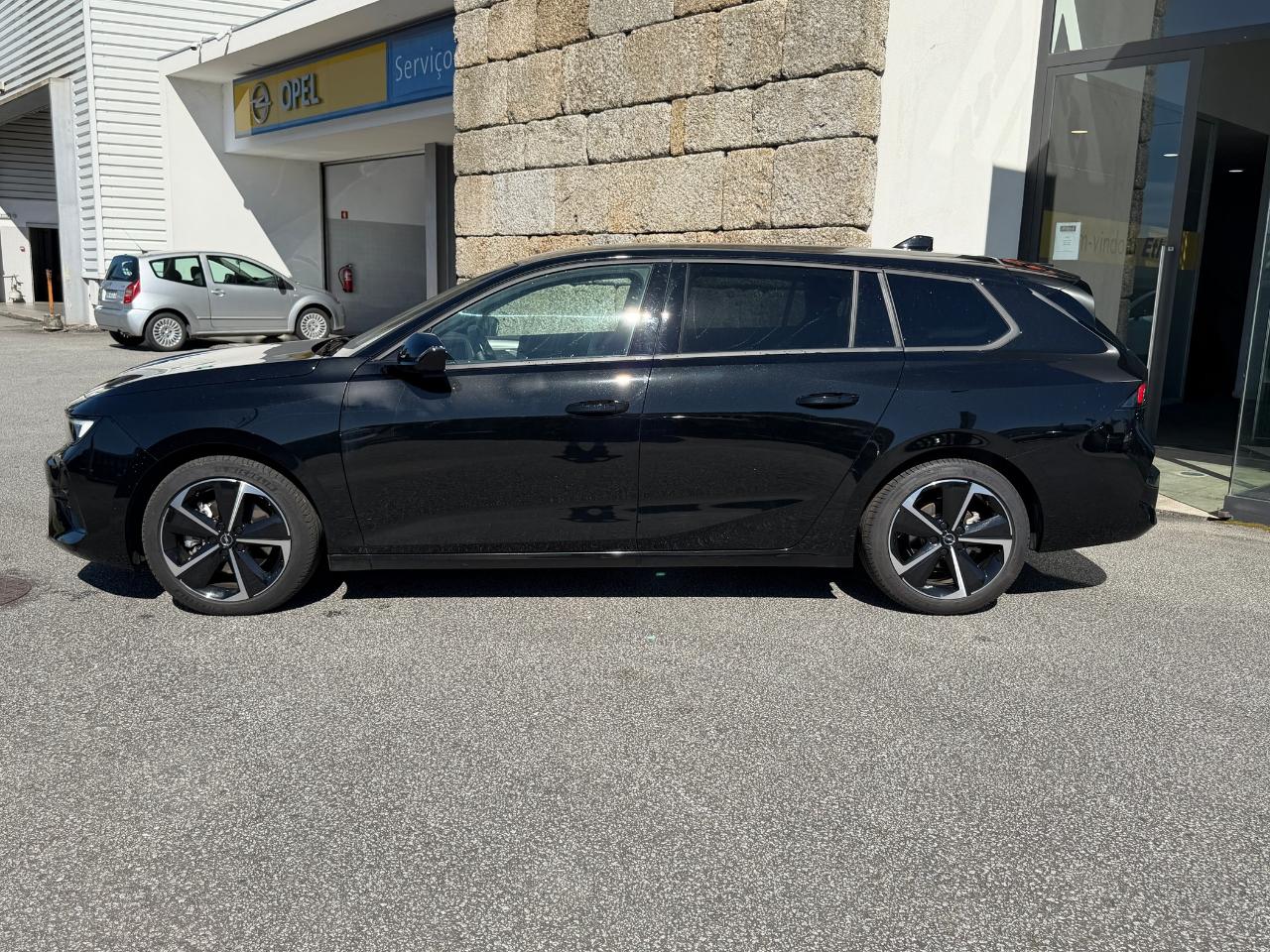 opel astra sports tourer hybrid gs 1.2t — photo 2