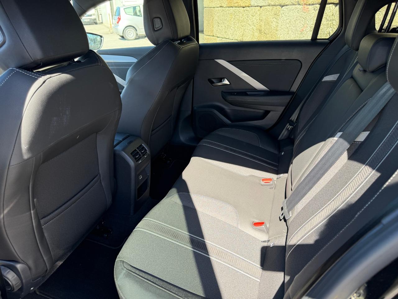 opel astra sports tourer hybrid gs 1.2t — photo 5