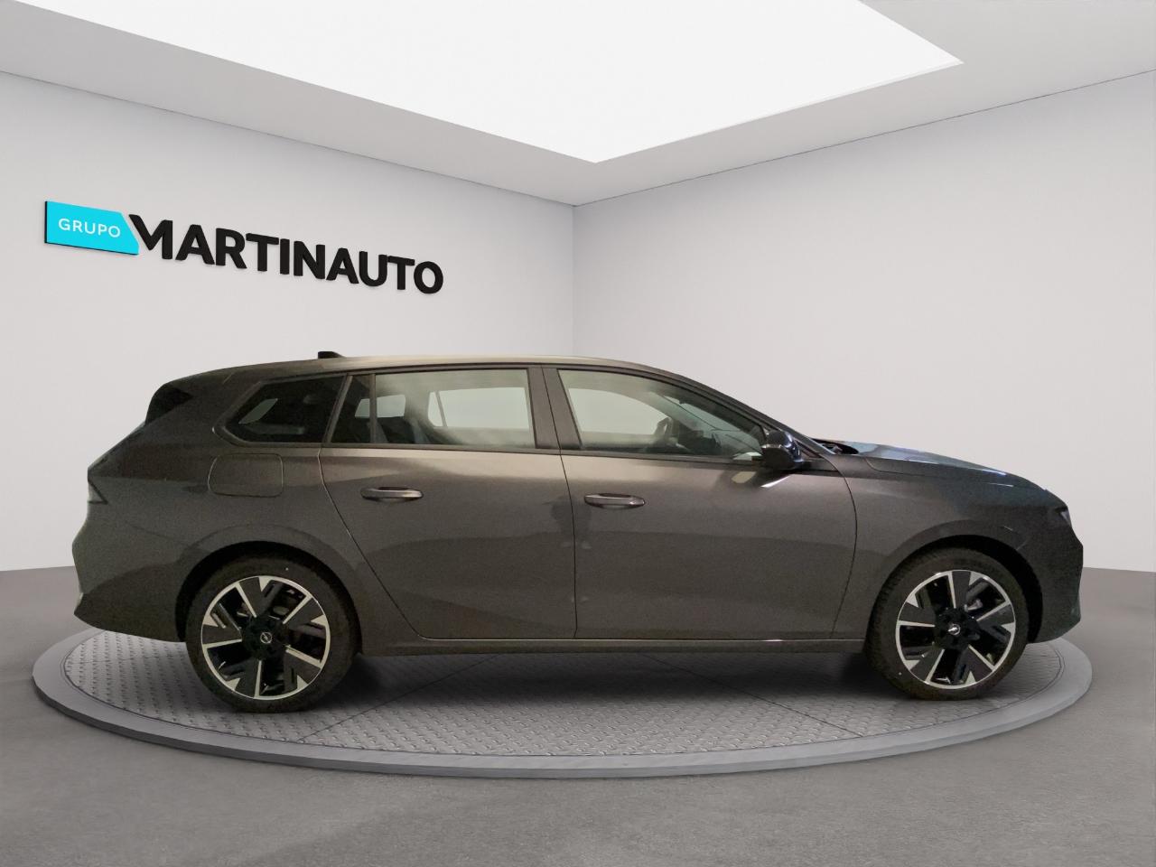 opel astra sports tourer 54 kwh edition — photo 4