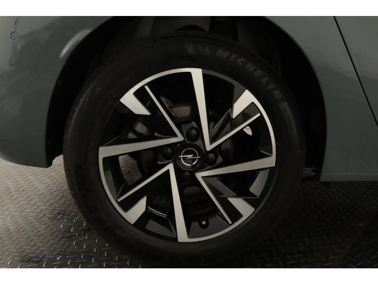 opel corsa 1.2 turbo 100cv  ca8 gs — photo 5