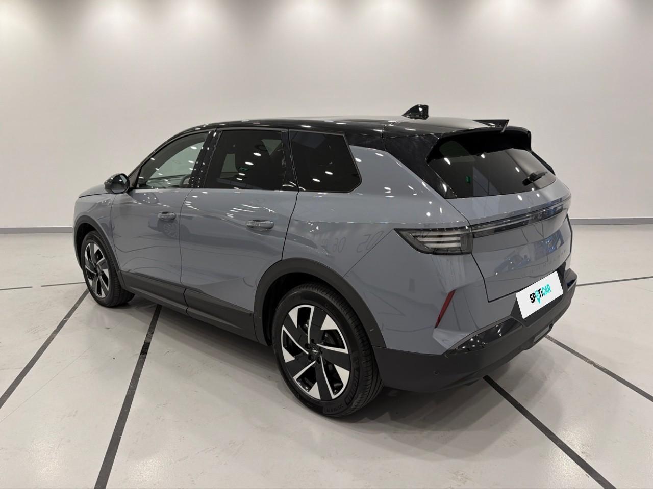 opel grandland 1.2 hybrid 136cv  e-dcs6 gs — photo 5