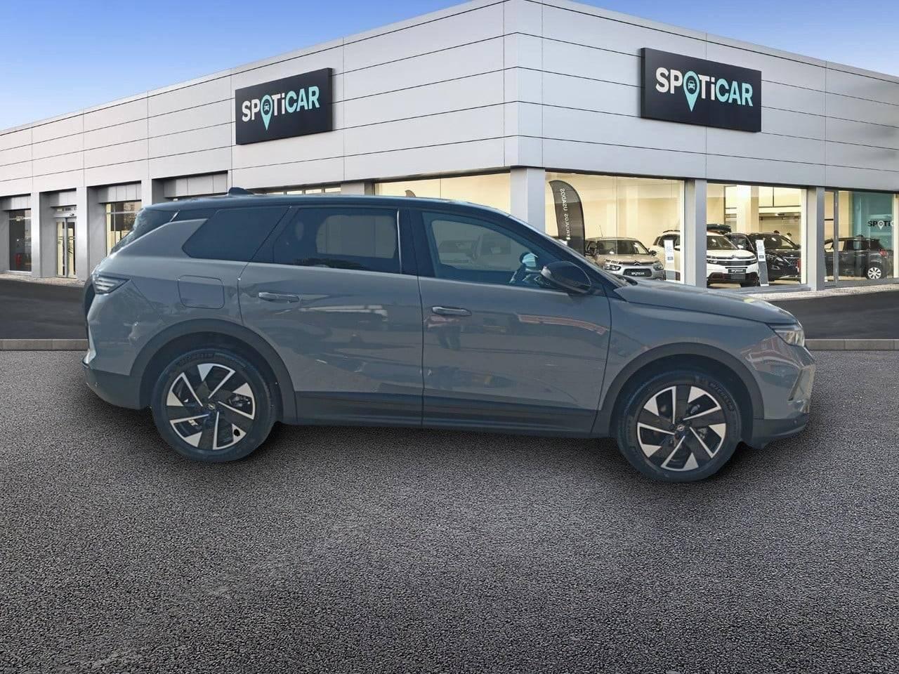 opel grandland 1.2 hybrid 145cv  e-dcs6 gs — photo 4