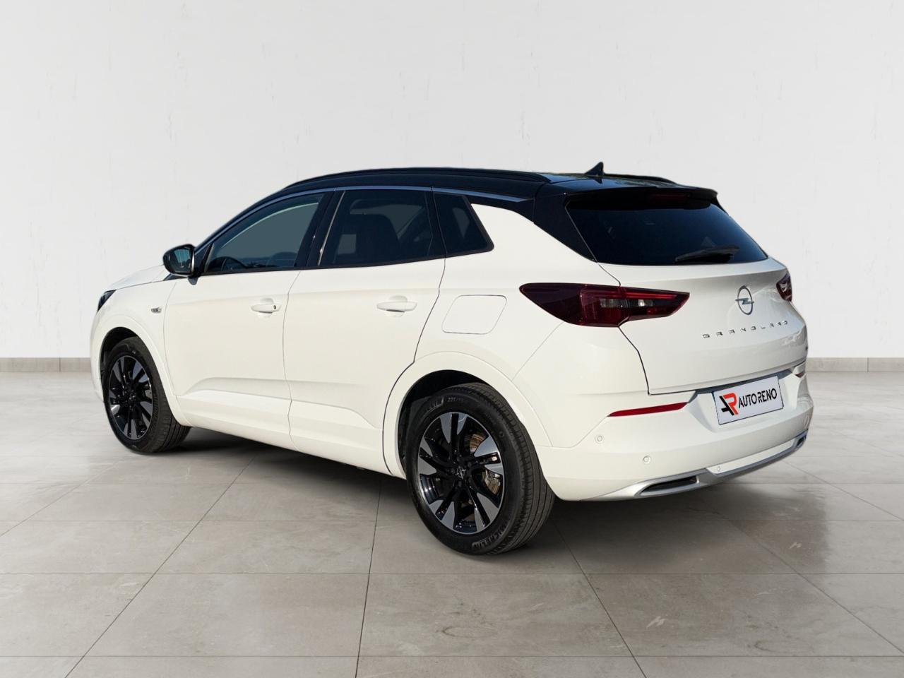 Opel Grandland 1.6 T PHEV Ultimate — photo 3