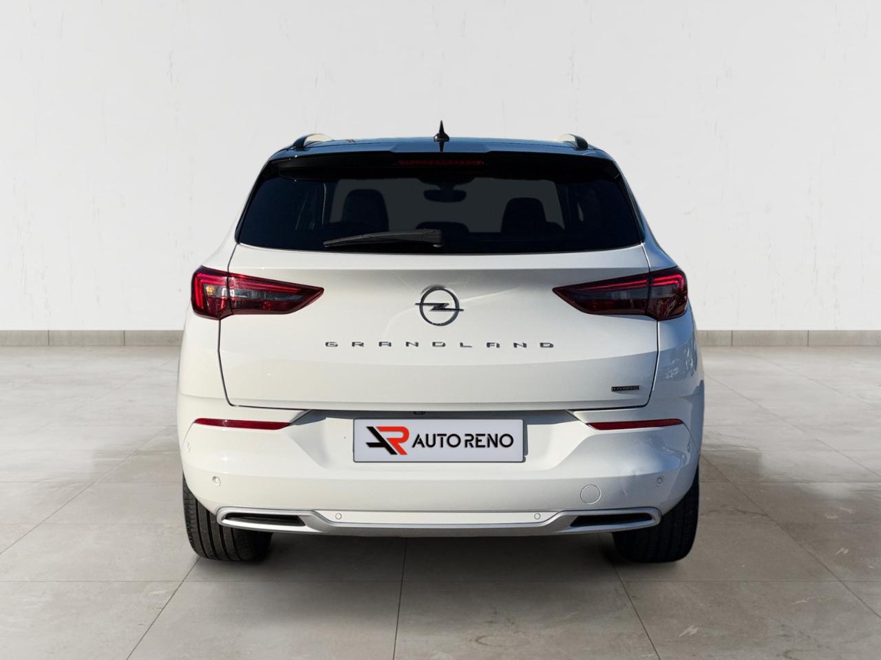 opel grandland 1.6 t phev ultimate — photo 4