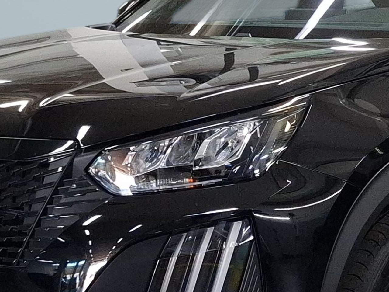 peugeot 2008 1.2 100 cv style — photo 3