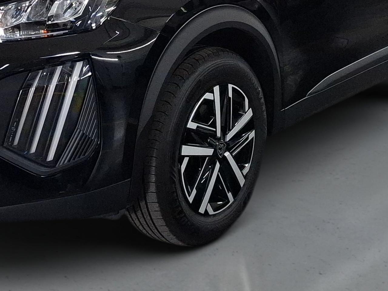 peugeot 2008 1.2 100 cv style — photo 4