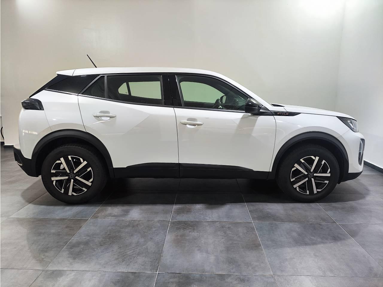 peugeot 2008 1.2 puretech 100cv style — photo 4