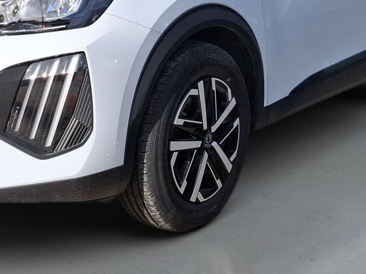 peugeot 2008 1.2 puretech 100cv active — photo 4