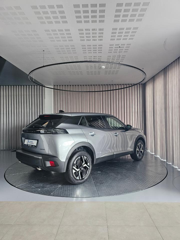 peugeot 2008 1.2 hybrid allure e-dcs6 — photo 3