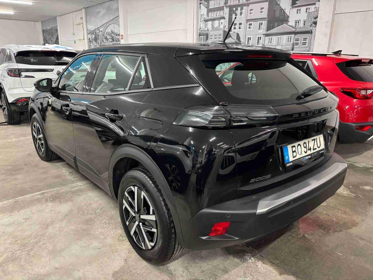 Peugeot 2008 1.2 PureTech Style — photo 2