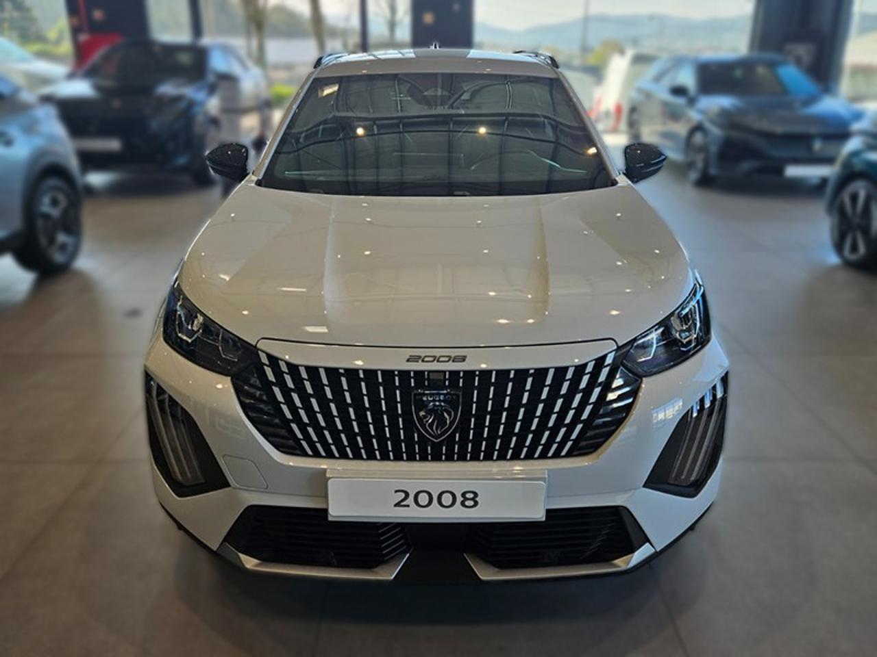 peugeot 2008 1.2 allure — photo 2