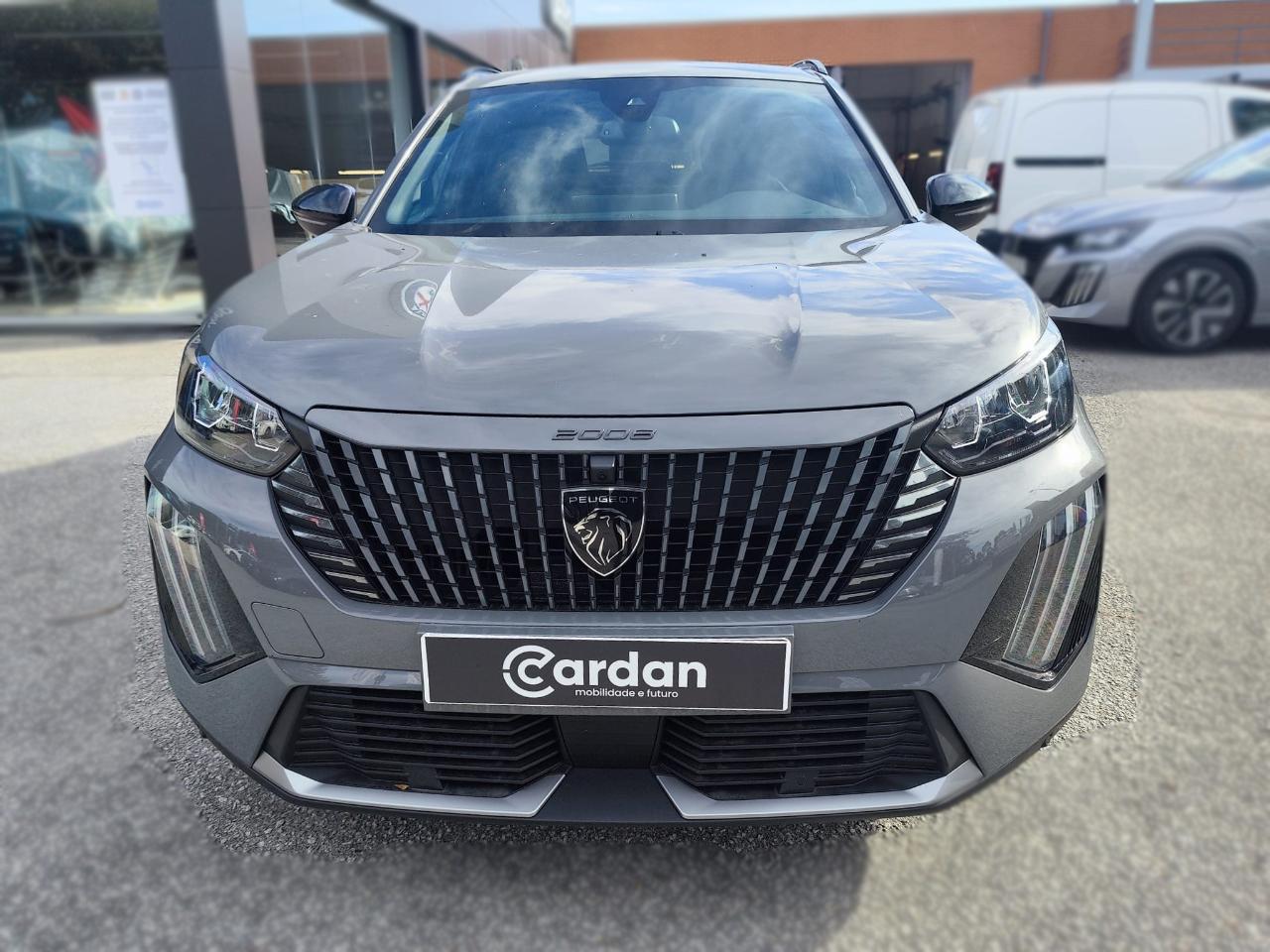 peugeot 2008 1.2 allure — photo 2