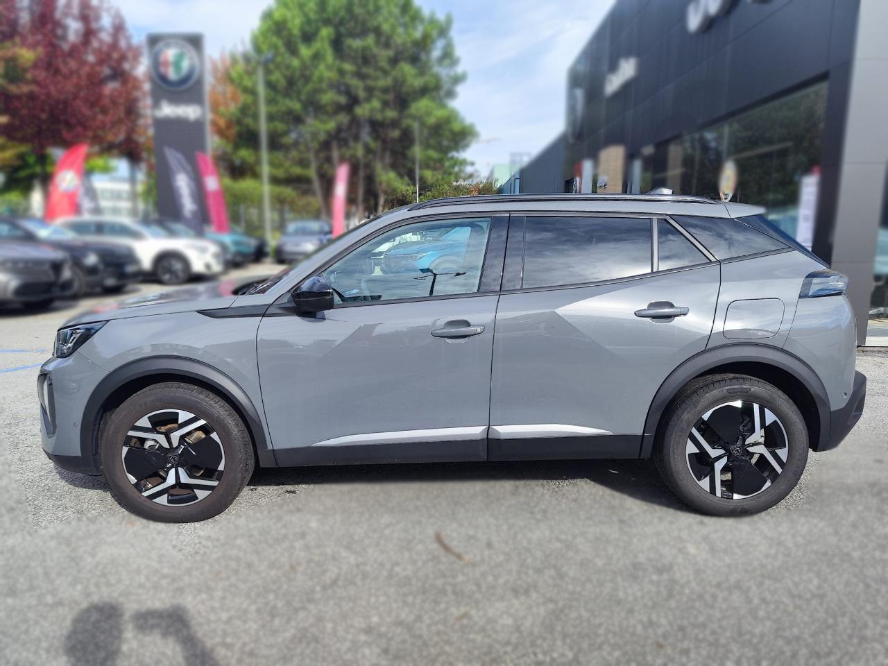 peugeot 2008 1.2 allure — photo 4