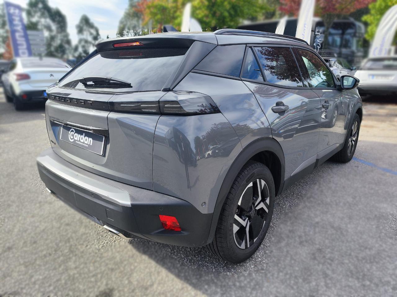peugeot 2008 1.2 allure — photo 5