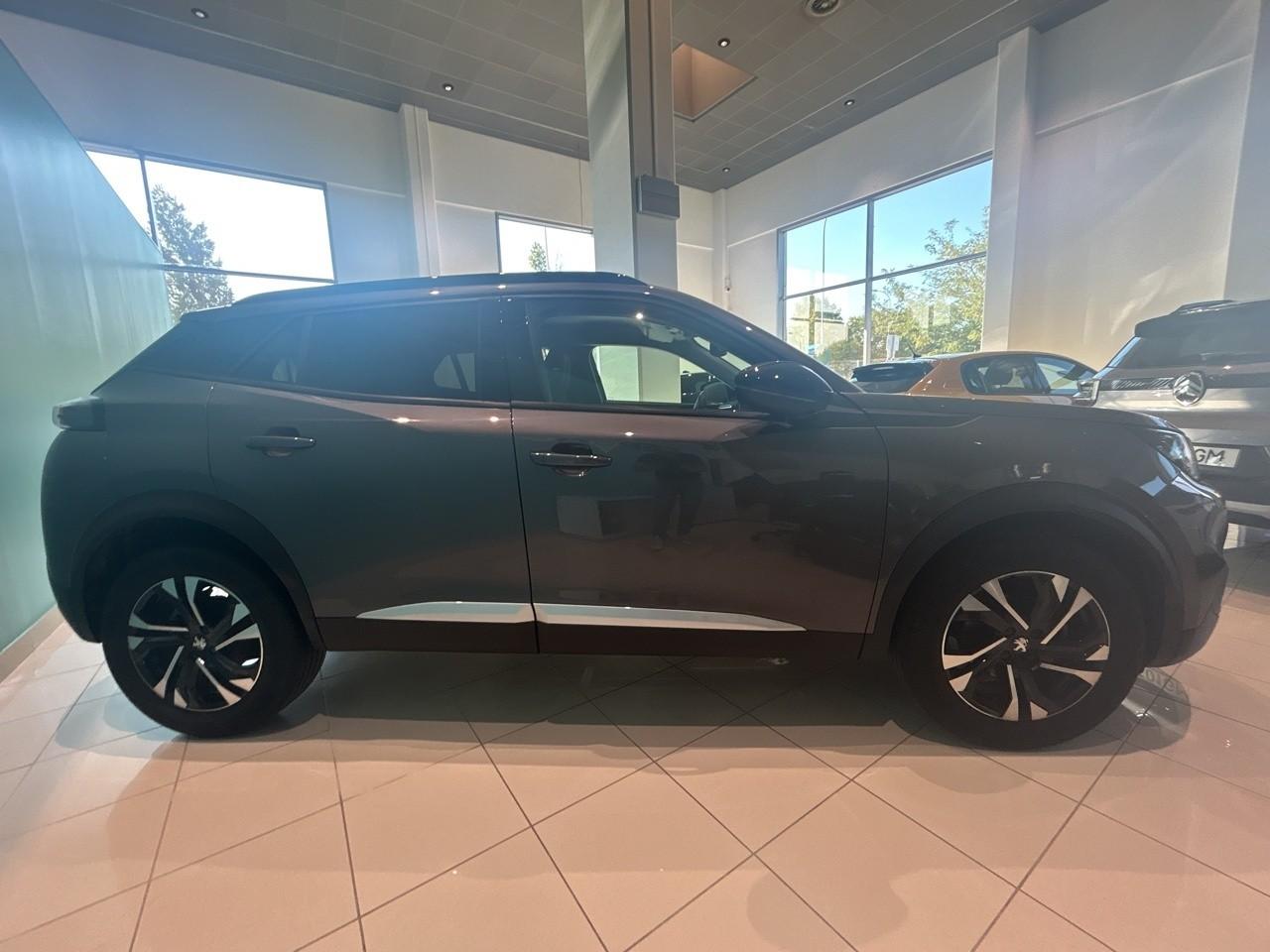 peugeot 2008 1.2 puretech 100cv allure — photo 4