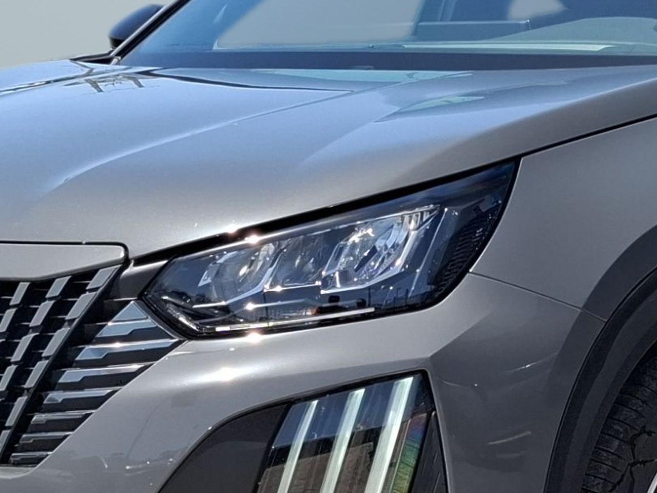 peugeot 2008 1.2 hybrid 145 cv edition e-dcs6 — photo 3