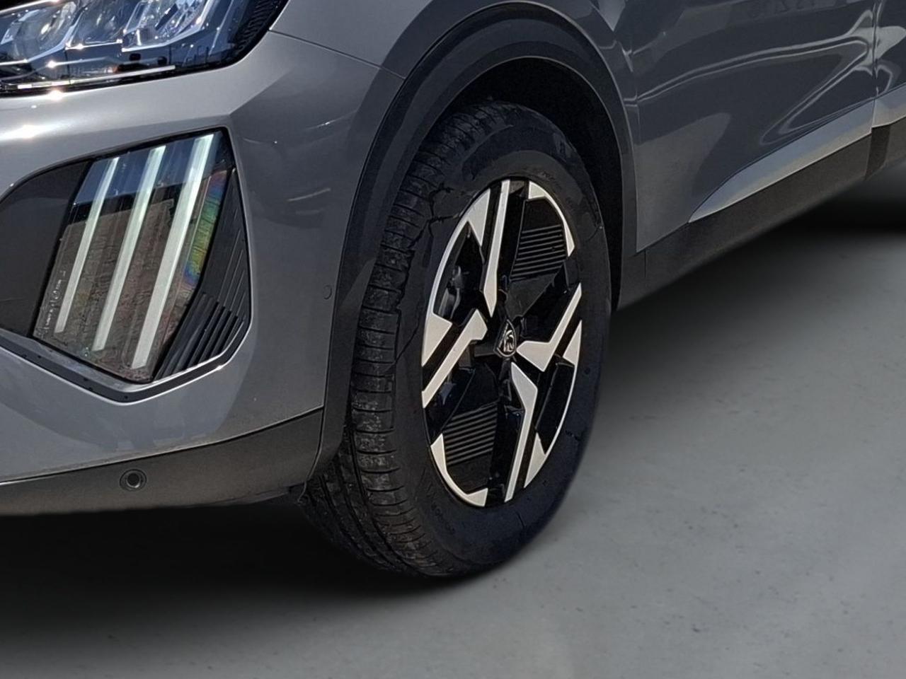 peugeot 2008 1.2 hybrid 145 cv edition e-dcs6 — photo 4