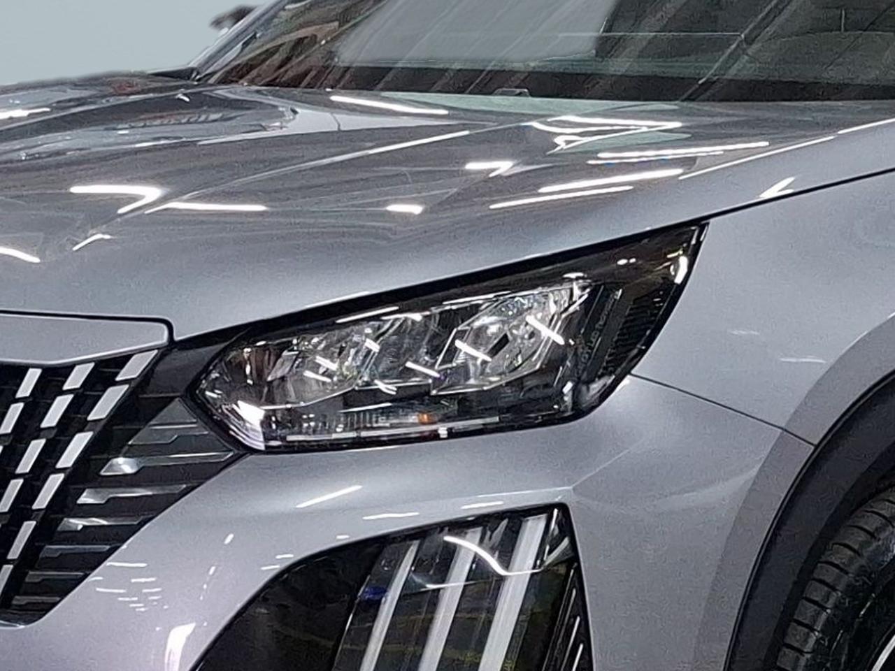 peugeot 2008 1.2 hybrid allure e-dcs6 | 136cv | 5p | 5l — photo 3