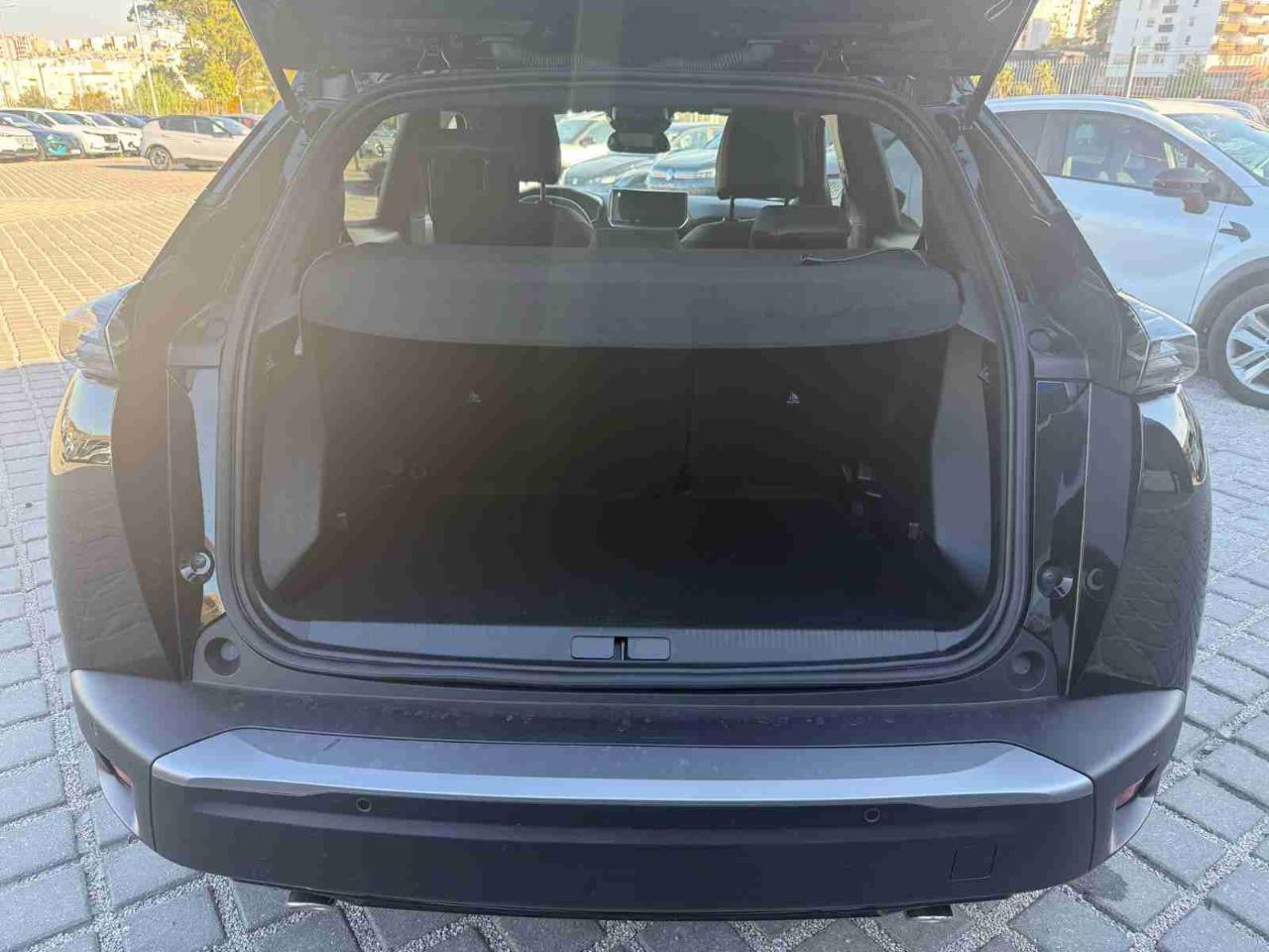 peugeot 2008 1.2 hybrid allure e-dcs6 — photo 3