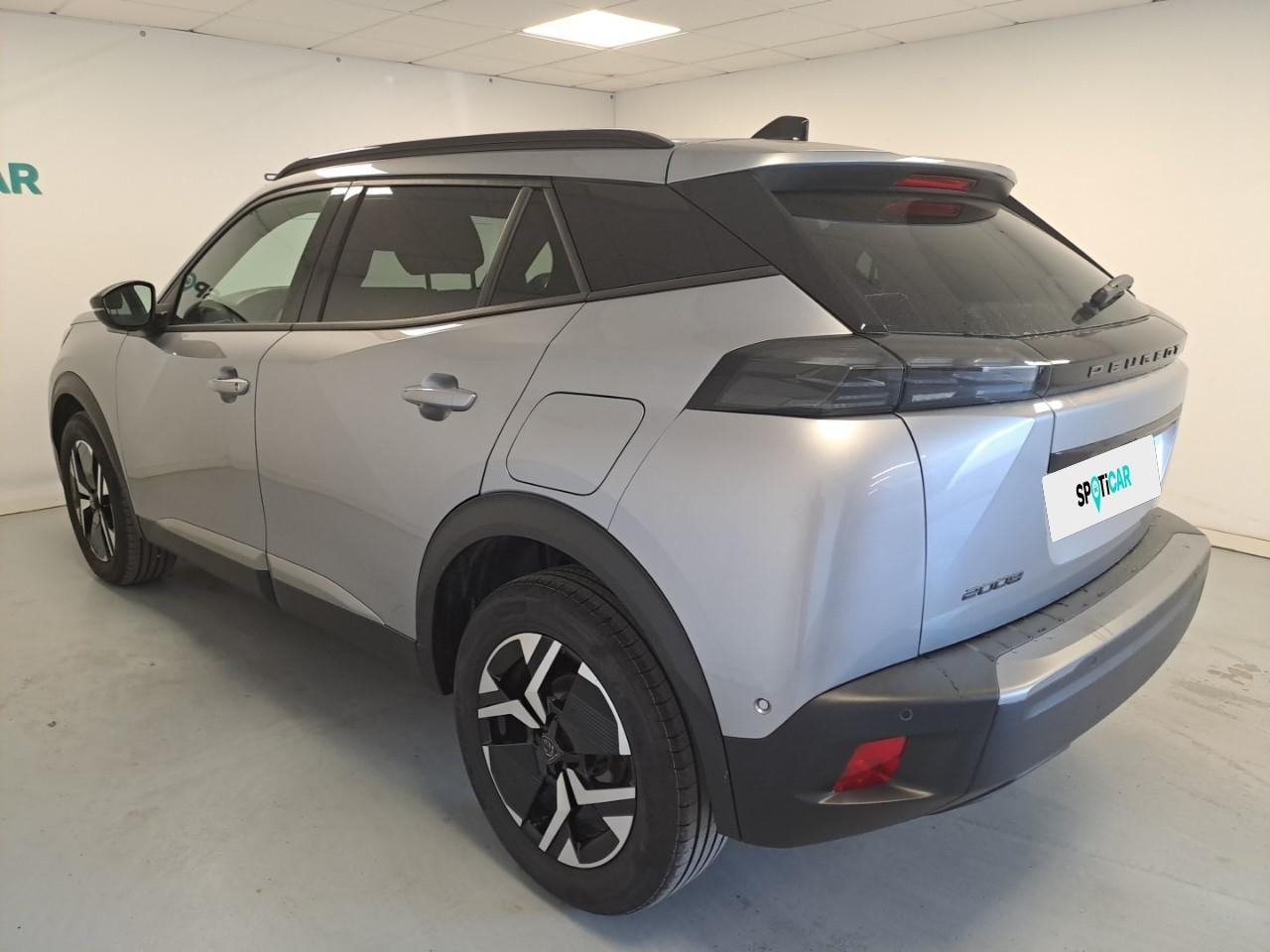 Peugeot 2008 1.2 100 cv Allure — photo 5
