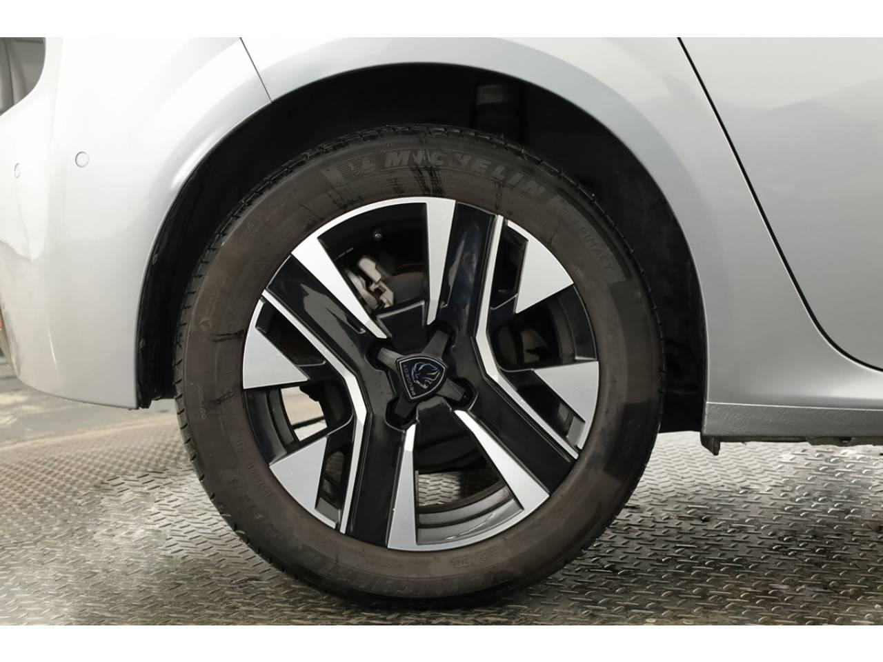 Peugeot 208 1.2 PureTech 100cv Allure — photo 5