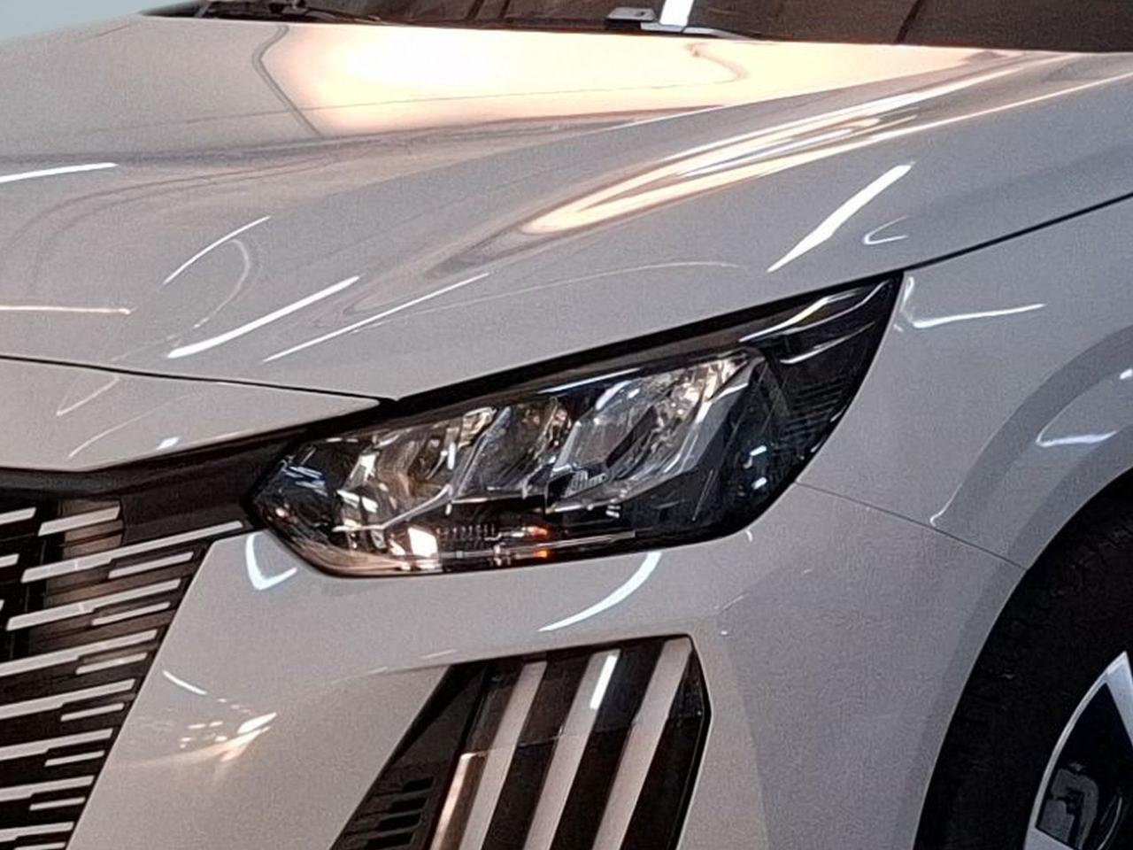 peugeot 208 hybrid 100 e-dcs6 allure — fotografia 3